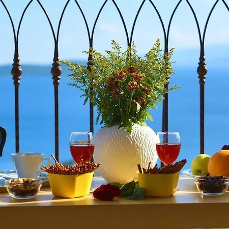 Apartment Columba -with A Unique View *