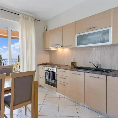 Apartment Columba -with A Unique View *